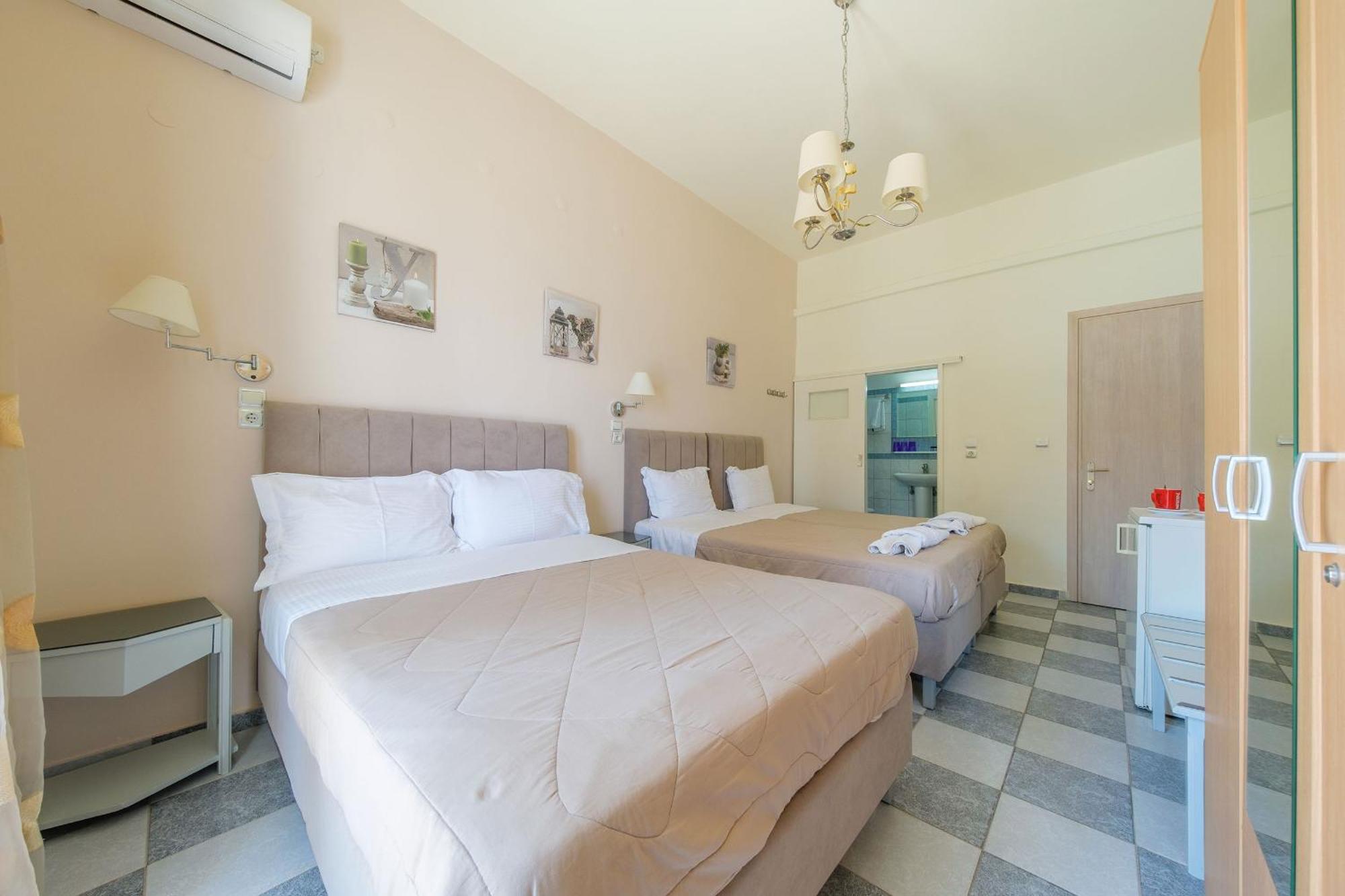 Golden Moon Hotel Toló Kültér fotó