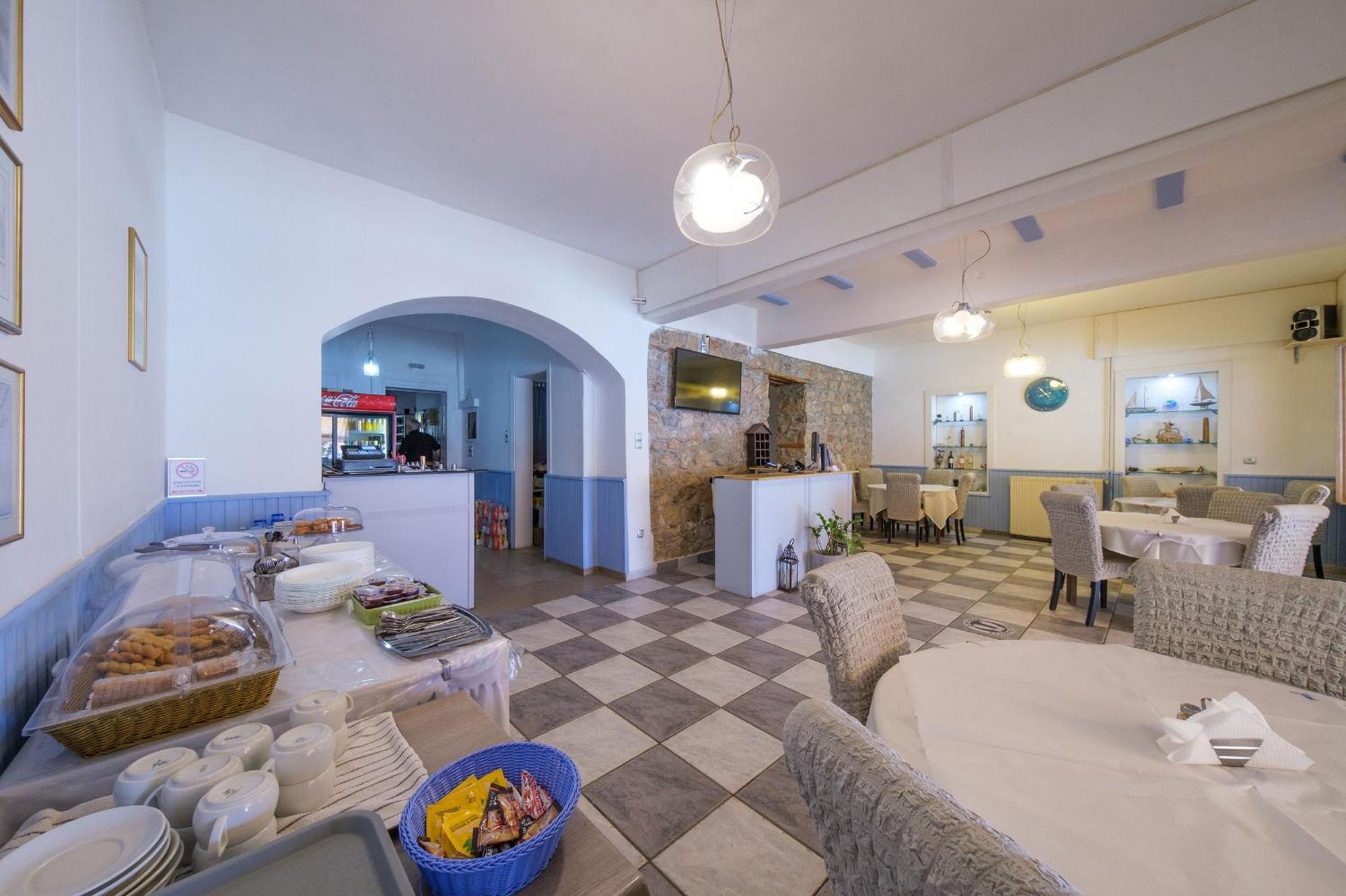 Golden Moon Hotel Toló Kültér fotó